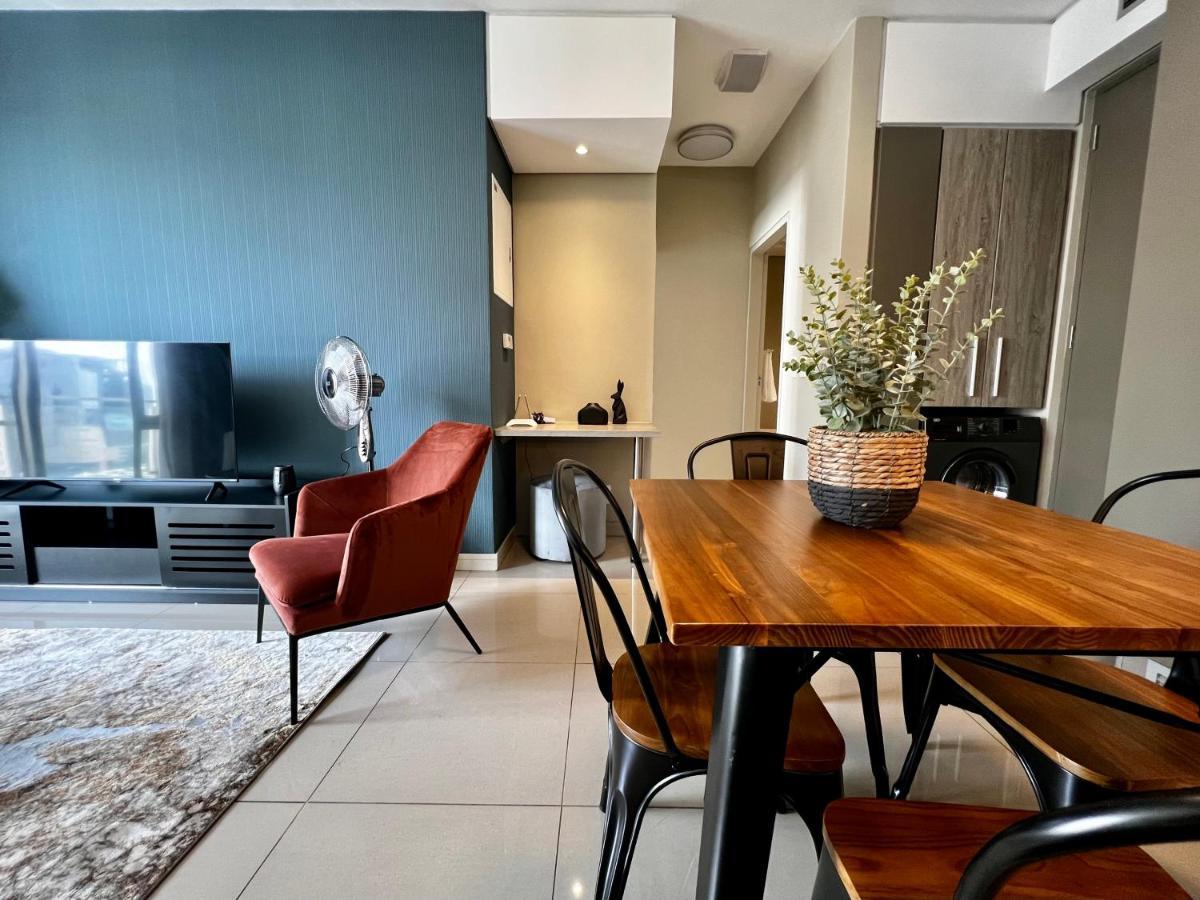 The Tyrwhitt Rosebank Apartments (Adults Only) Johannesburgo Exterior foto