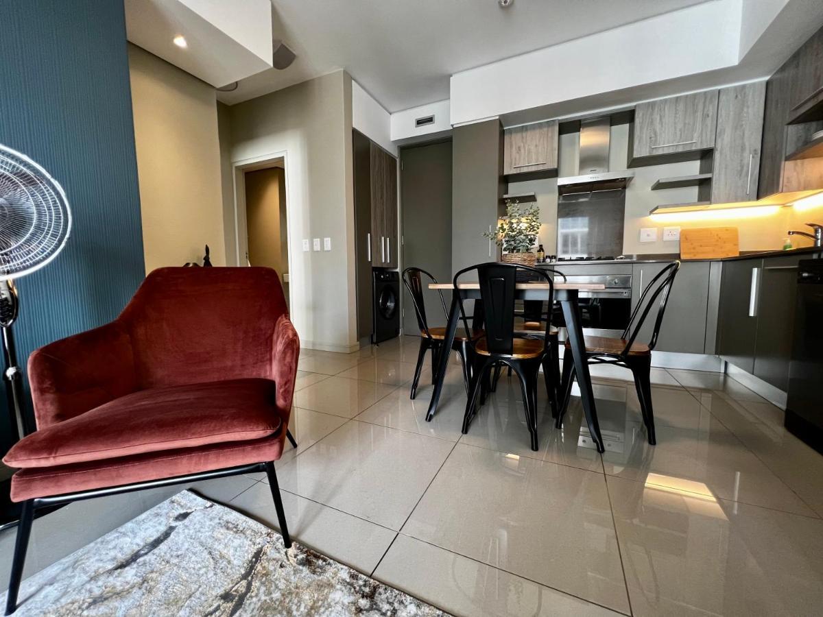 The Tyrwhitt Rosebank Apartments (Adults Only) Johannesburgo Exterior foto